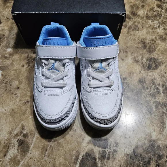 Nike Kids White and Light Blue Sneakers